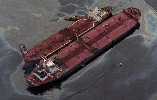 El petrolero Exxon Valdez, vendido como chatarra 23 años después del mayor vertido de la historia