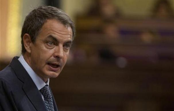 Zapatero propone incluir en la Constitución el techo de gasto