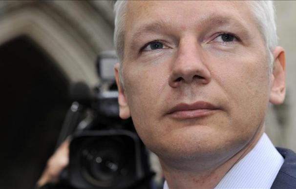 Assange carga contra "The Guardian" por la difusión de los cables sin edición