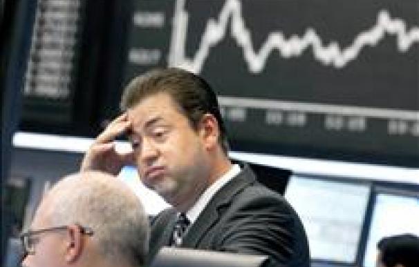 Las bolsas europeas caen alrededor del 5 por ciento por el pánico a la recesión
