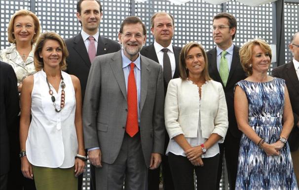 Rajoy dice que el camino para superar la crisis sólo lo puede recorrer el PP