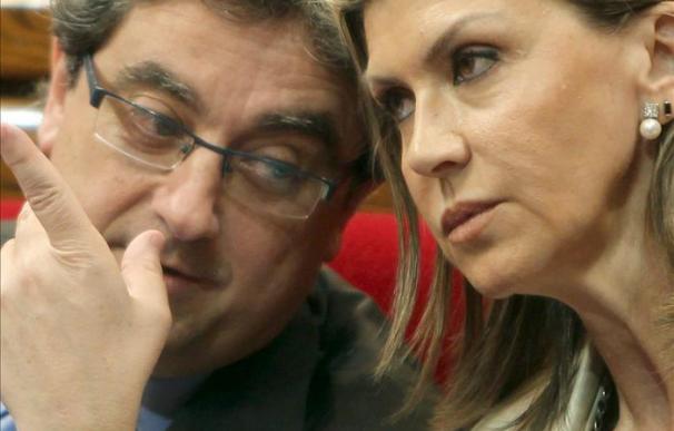 El PP exige cambiar el modelo lingüístico y acusa al Govern de simular un ataque a Cataluña