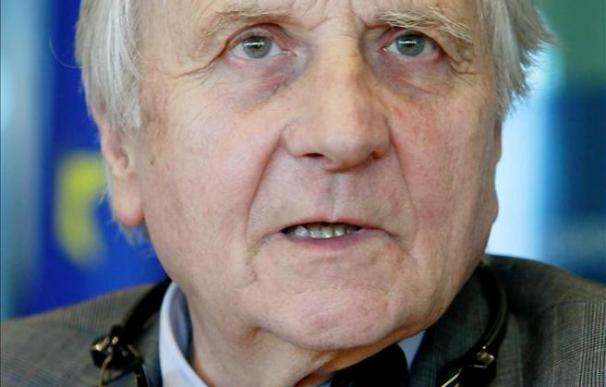 Trichet insta a Italia a cumplir con sus objetivos de reducción de déficit