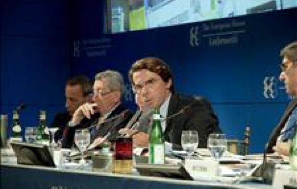Aznar cree que tras la caída del régimen en Libia le tocará el turno a Siria
