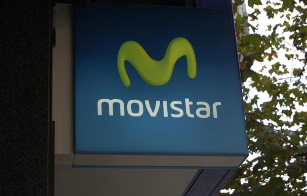 Movistar libera los móviles de sus clientes y elimina permanencias, según la FACUA