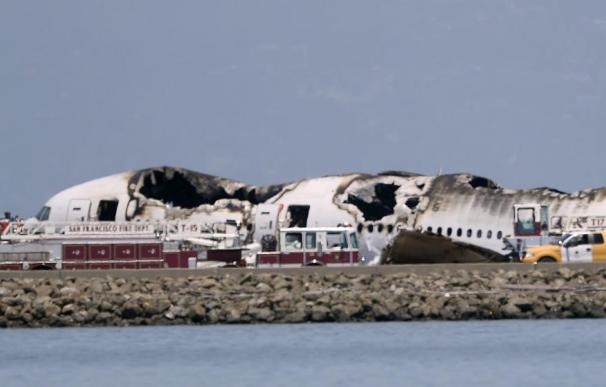 Al menos 2 muertos y 49 heridos graves en el avión accidentado en San Francisco