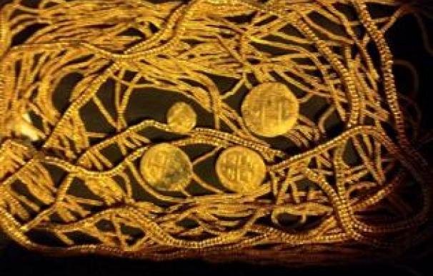 El pasado fin de semana encontraron 20 metros de cadena de oro, cinco monedas y un anillo.