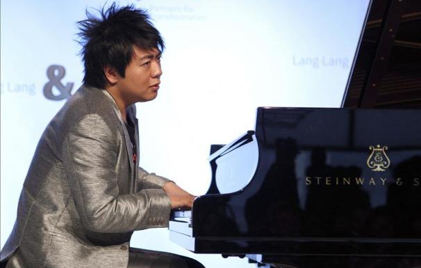 El pianista Lang Lang honra a su héroe, Liszt, el "elvis presley" de la música clásica