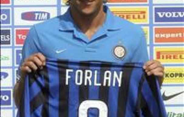 Forlán cree que llegar al Inter tras la marcha de Eto'o es "una oportunidad"