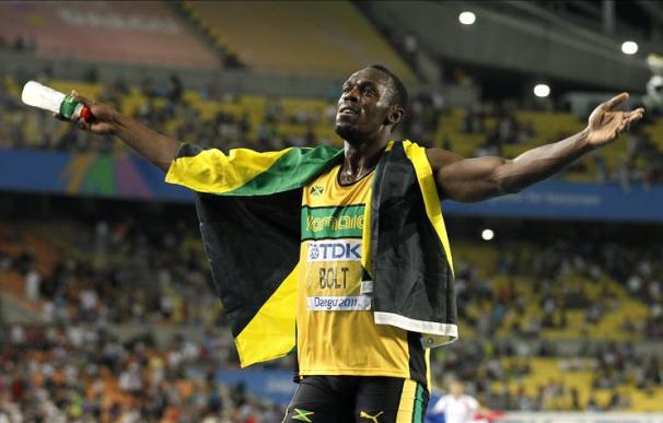 Bolt avasalla en 200 y recupera su mejor imagen