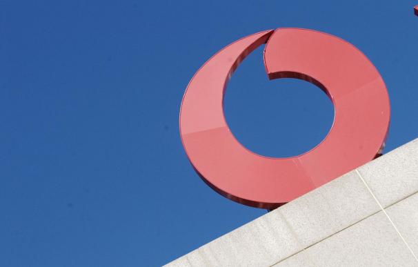 Vodafone insta a la CMT a obligar a Telefónica a alquilar su red más allá de los 30 megas