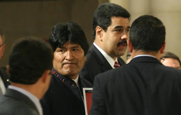 Evo Morales reza por la salud de Hugo Chávez en Nueva York
