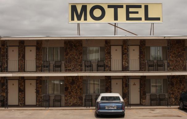 Los 'hoteles del amor' salen de la sombra en México.