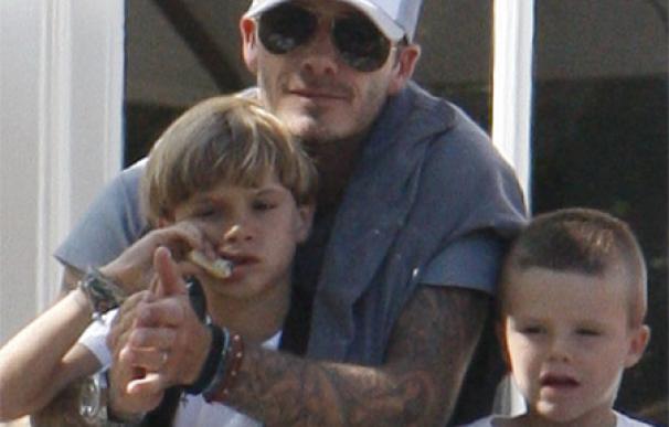 David Beckham pide consejo a sus hijos para su nueva fragancia
