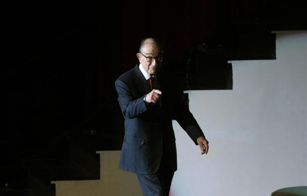 Greenspan descarta volver al patrón oro pese a debilidad de divisas mundiales