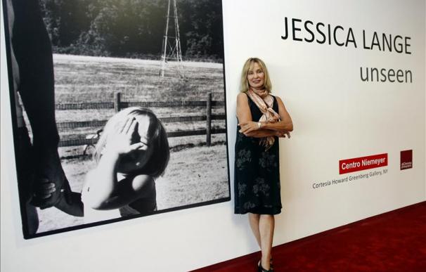 Jessica Lange cree que puede ser "totalmente anónima"