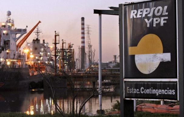 Instalaciones de la Terminal Dock Sud, de la petrolera YPF, en la ciudad de Avellaneda, en la provincia de Buenos Aires (Argentina).