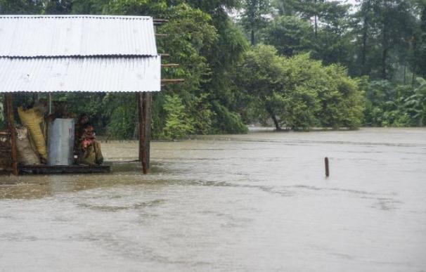 Aumentan a 81 los turistas españoles atrapados por las inundaciones en Nepal
