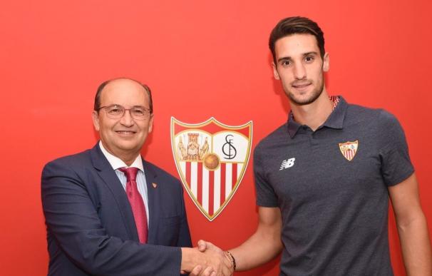 Sergio Rico amplía su contrato con el Sevilla hasta 2021: "Hubo ofertas, pero renovar era mi única idea"
