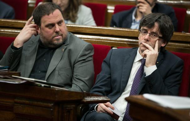 Puigdemont y Junqueras quieren proclamar la república catalana a la carrera