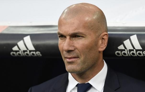 Zidane: "Se puede hablar mucho pero Cristiano está encantado con lo que tiene"