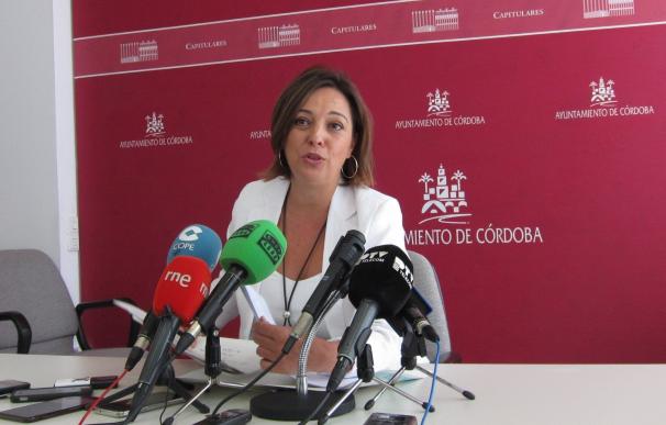 La alcaldesa respeta la posibilidad de que Crespín, al igual que Ruiz y Roldán, opte a dirigir el PSOE cordobés