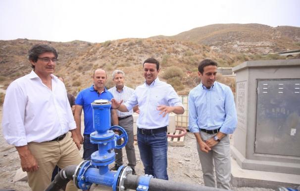 Los 300 vecinos de La Alquería de Adra contarán con agua potable tras la conexión con La Parrona