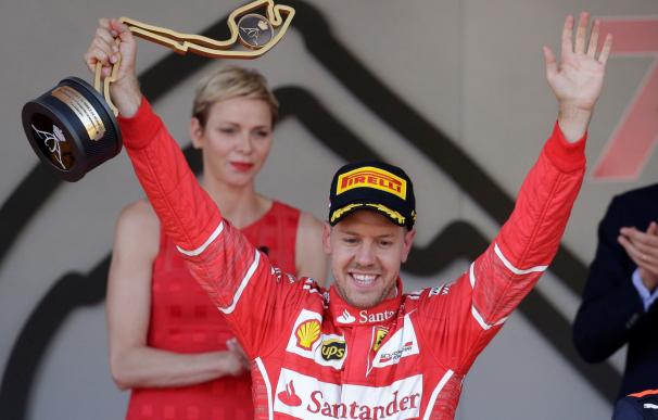 Vettel renueva tres años con Ferrari
