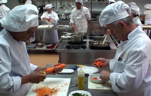 Reanudan la formación profesional para el Empleo en el CEFO de Islantilla con cursos de cocina y soldadura