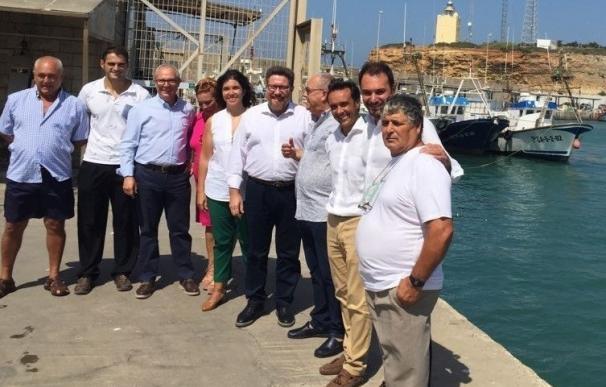 Sánchez Haro aboga por una reserva de pesca frente a la costa de Conil como "impulso" para su flota artesanal