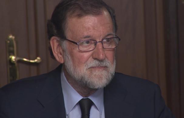Rajoy transmite a Puigdemont todo el apoyo del Estado para actuar