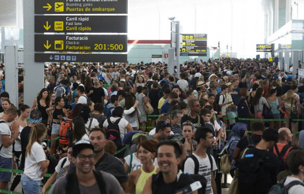 Contagio masivo: la huelga de El Prat amenaza con extenderse a otros aeropuertos españoles
