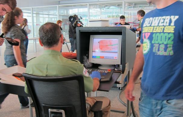 UGT suspende la huelga de seguridad en el aeropuerto de Santiago hasta octubre tras aproximar posturas con Prosegur