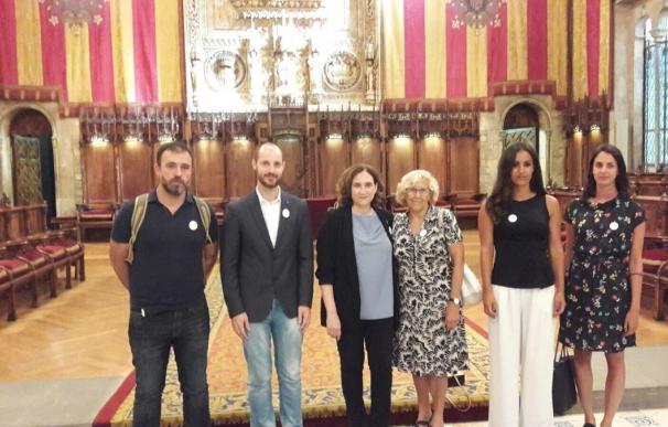 Manuela Carmena: "Madrid está con Barcelona por solidaridad y para protestar contra esta barbarie"