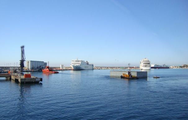 EUIB critica la presencia de dos buques de guerra estadounidenses en el Puerto de Palma
