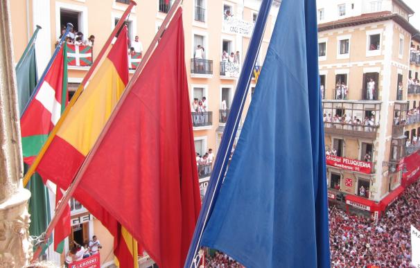 El Ayuntamiento de Pamplona rechaza una declaración de UPN contra la colocación de la ikurriña en el chupinazo