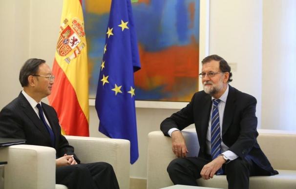 Rajoy y el consejero de Estado chino Yang Jiechi cosntatan el "muy positivo" estado de las relaciones bilaterales