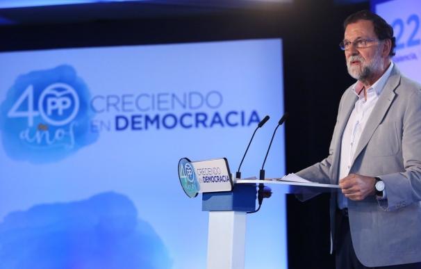 Rajoy afirma que se responderá "con total firmeza" al desafío independentista: "Nadie va a liquidar la democracia"