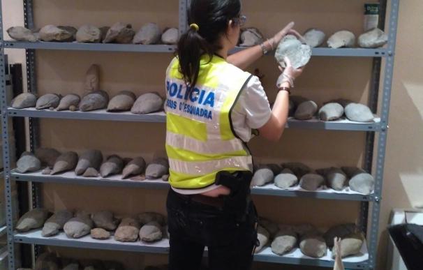 Dos detenidos en Amer (Girona) por expoliar yacimientos y vender material falsificado