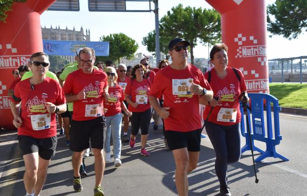 Unas 500 personas participan en la carrera Kilómetros Solidarios contra la Fibrosis Quística en Palma