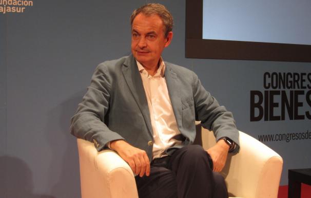 Zapatero pide "acabar con el mito de las bondades" de un referéndum que busca "dividir"