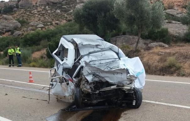 Fallece el conductor de una furgoneta en la N-211, cerca de Alcañiz (Teruel)