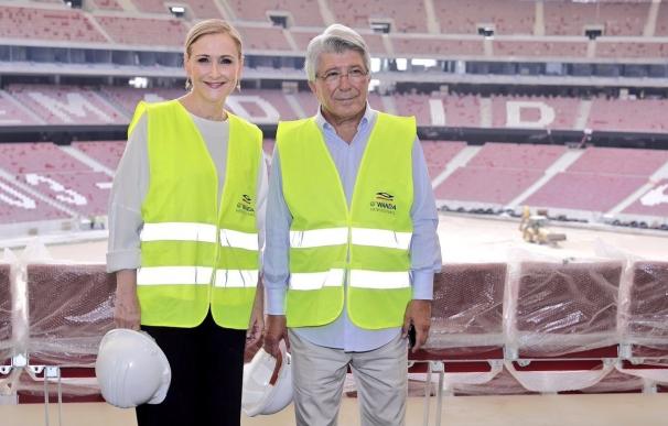 Cifuentes visita las obras del Wanda Metropolitano y destaca que será uno de los "grandes atractivos" de Madrid