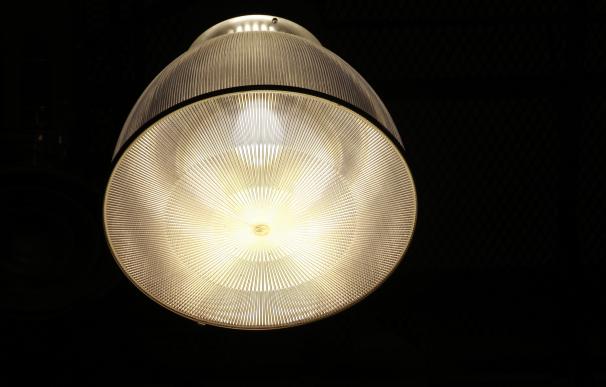 OCU lanza su cuarta compra colectiva de energía para que los usuarios ahorren en la factura de la luz