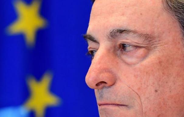 Draghi dice en Alemania que los bancos centrales deben ser independientes