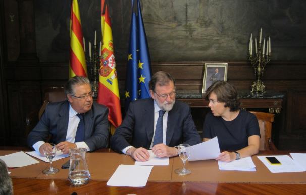 Rajoy habla con Merkel, Macron y resto de líderes internacionales y sigue desde Barcelona la investigación