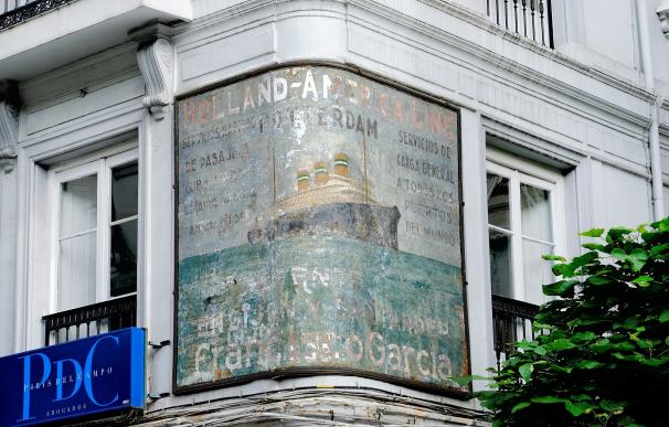 El Ayuntamiento restaurará el mural de la antigua naviera Holland-America Line junto a la Plaza de Pombo