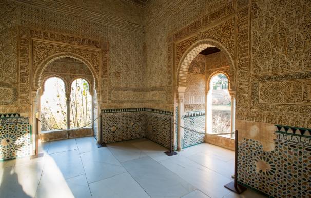 Vázquez destaca que la Alhambra sigue trabajando para hacer más accesible el monumento