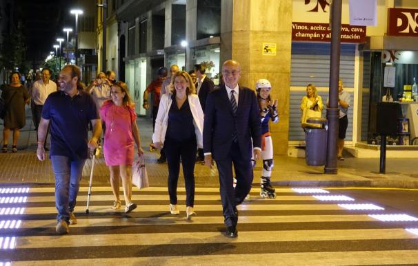 El primer paso de peatones inteligente con tecnología LED en Málaga se emplaza en la zona del Soho