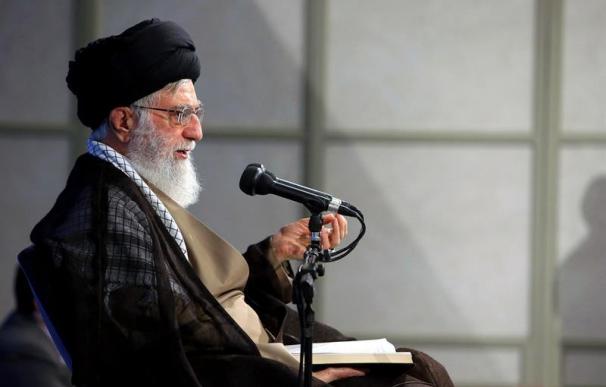 Irán dice tener una bomba de diez toneladas, el "padre de todas las bombas"